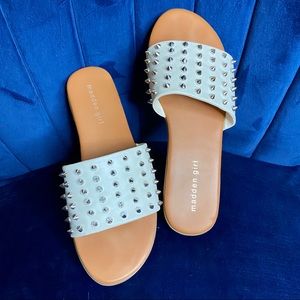 Madden Girl spike slides